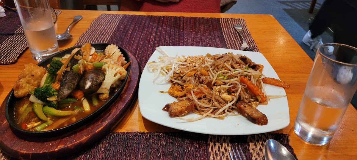 Smile Elephant Thai Restaurant-8